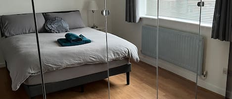 2 chambres, fer et planche Ă repasser, accĂšs au Wi-Fi (inclus)