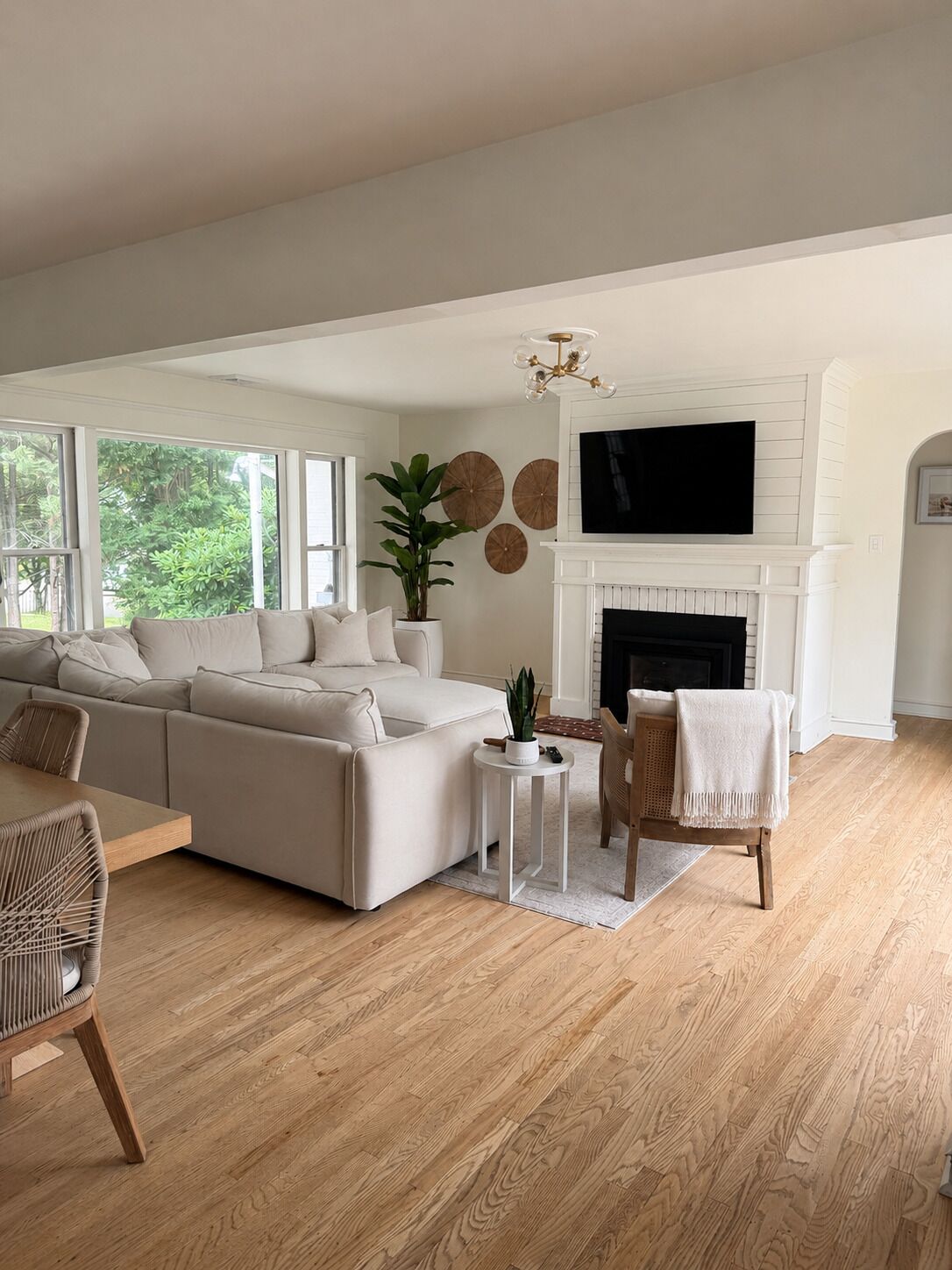 Smart TV, fireplace