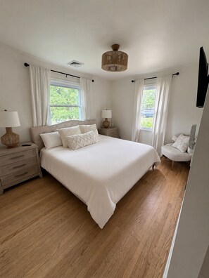 3 bedrooms, iron/ironing board, travel cot, free WiFi - Beautiful 3-bedroom house minutes from Swarthmore! (Morton)