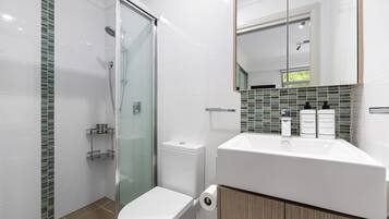 Apartment | Bathroom