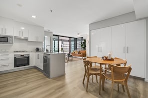 Apartment | Living room - Central Apartment With Rooftop Pool & Views (Brisbane)