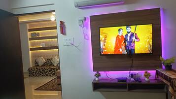 1 bedroom, iron/ironing board, internet, bed sheets