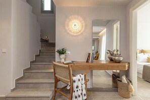 Interior - Eartha Horizon 3BR Villa Private Pool Scenic View (Naxos)