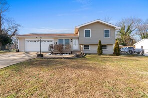 Exterior - Private Pool-4BR- 2.5 BT- 12min Clemson Univ (Pendleton)