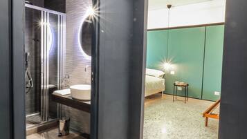 1 bedroom, internet, bed sheets