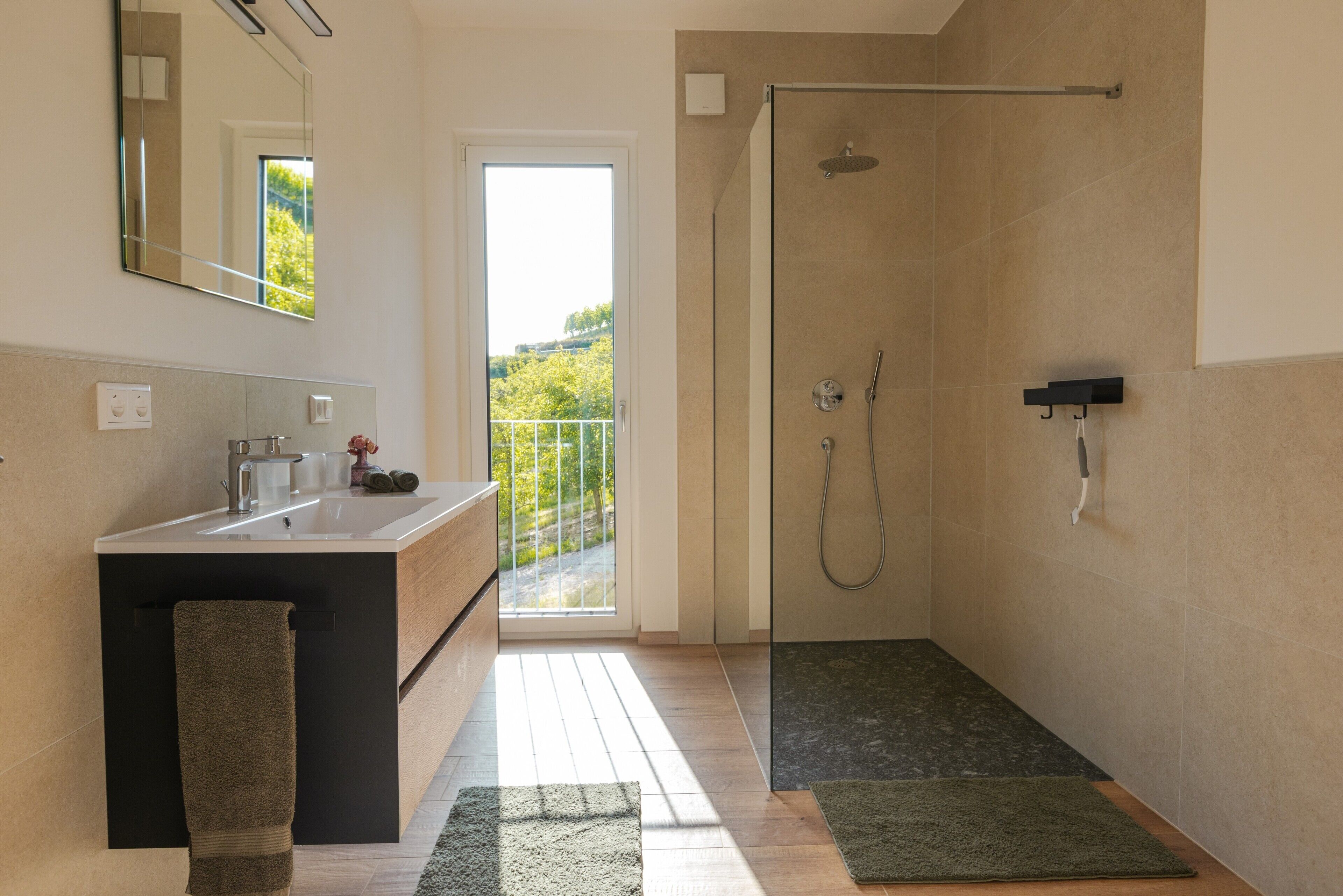 Shower, towels