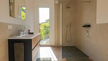 Shower, towels