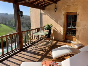 Outdoor dining - Holiday Home “Le Pentadou – Gîte Lou Costalou” with Pool, Private Terrace & Wi-Fi (Felzins)