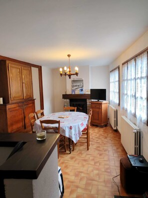 Dining - Les Nids Pyrénéens (Castillon de larboust)
