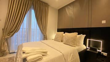 Laptop workspace, free WiFi