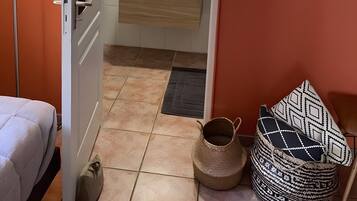 1 sovrum, strykjärn/strykbräda, wi-fi och sängkläder