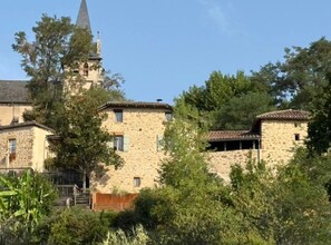 Exterior - Colibri Guest Room with Shared Pool, Covered Terrace and Wi-Fi (Felzins)