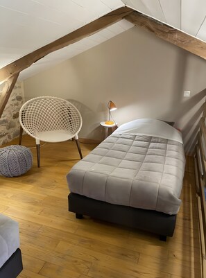 1 bedroom, iron/ironing board, WiFi, bed sheets - Colibri Guest Room with Shared Pool, Covered Terrace and Wi-Fi (Felzins)