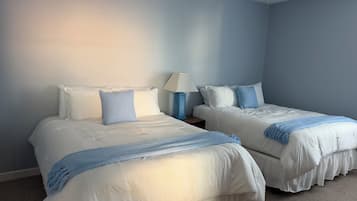 4 habitaciones, tabla de planchar con plancha y wifi