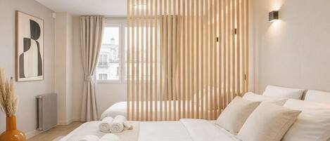 Estudio | Tabla de planchar con plancha y wifi gratis