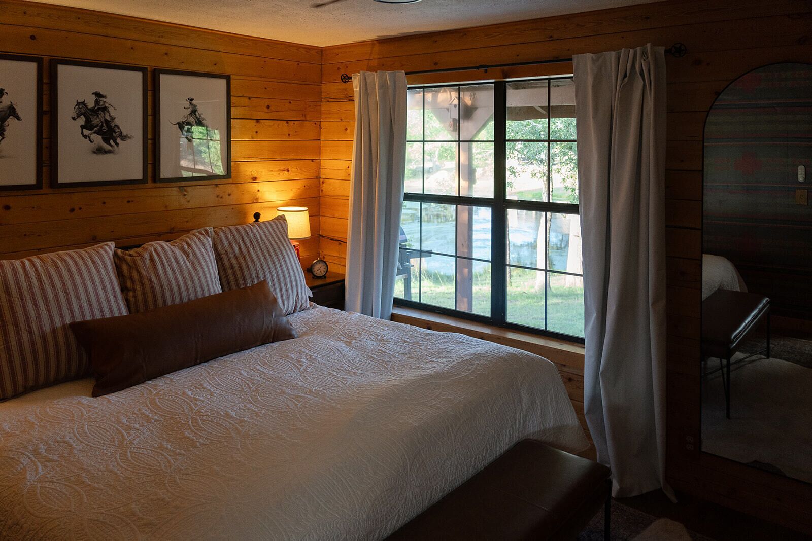 2 bedrooms, desk, free WiFi, bed sheets