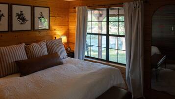 2 bedrooms, desk, free WiFi, bed sheets