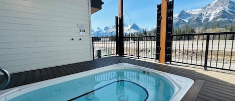 Maison mitoyenne Familiale, balcon | Bain à remous extérieur