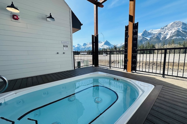 Casa geminada família, sacada | Hidromassagem externa