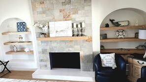 Interior - Stunning 4BR/3BA Home in Sunset Cliffs – Walk to Ocean (San Diego)