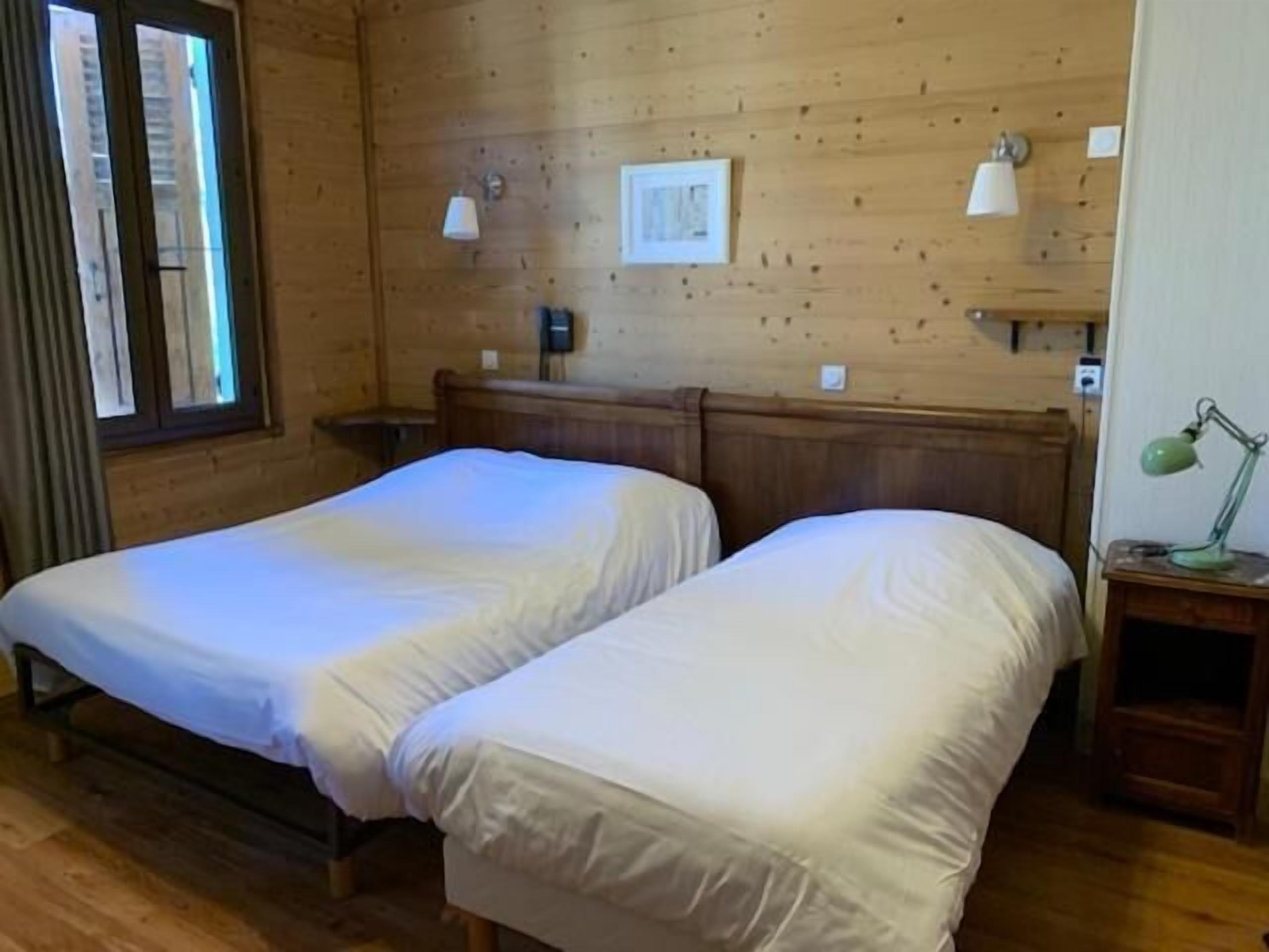 Free WiFi, wheelchair access