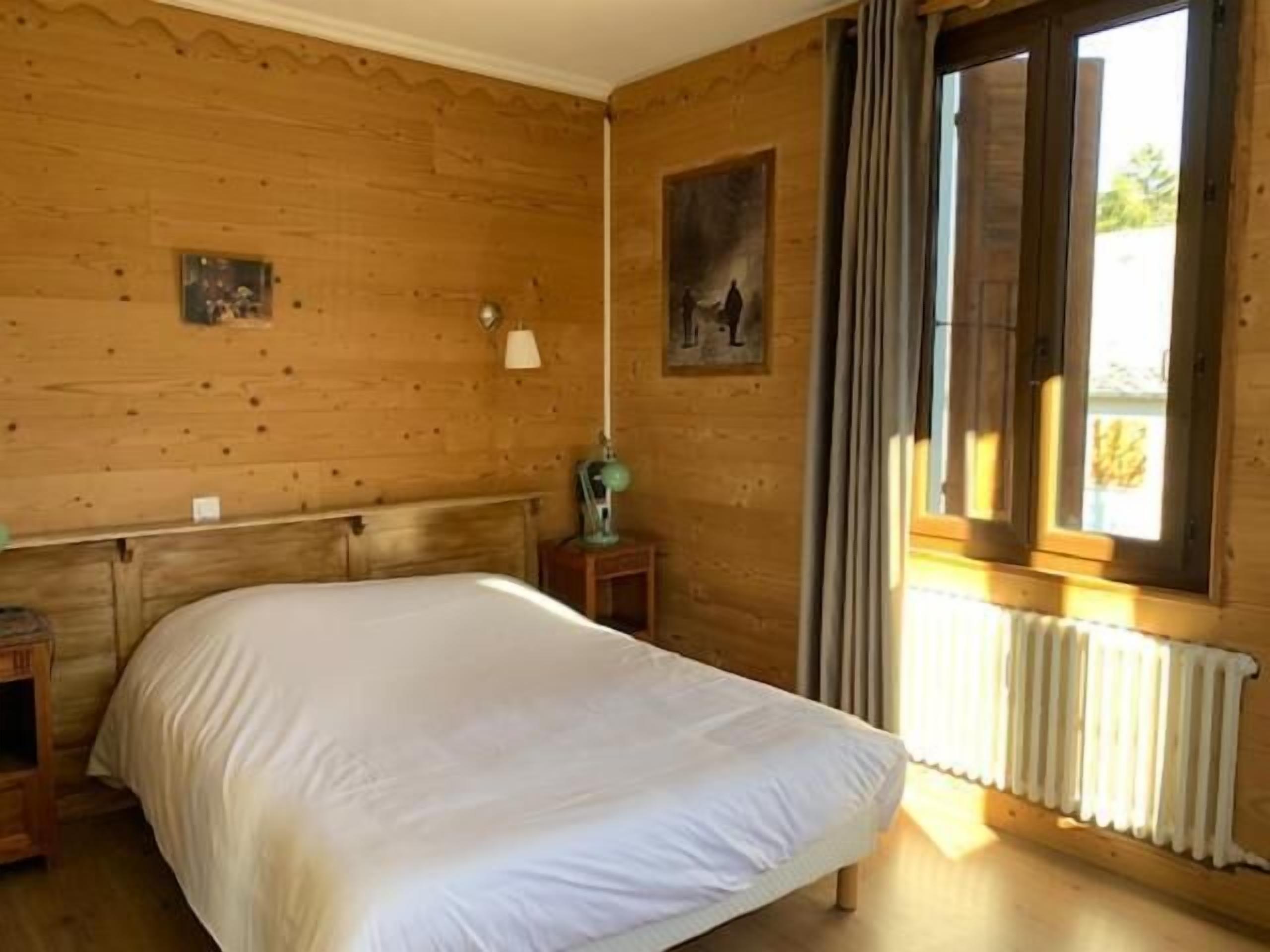 Free WiFi, wheelchair access