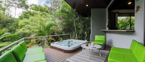 Bain à remous extérieur