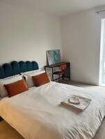 2 habitaciones, tabla de planchar con plancha y wifi gratis 