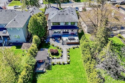 Luxury Modern Retreat in Richmond Hill