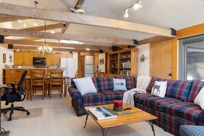 TV connectée, cheminée