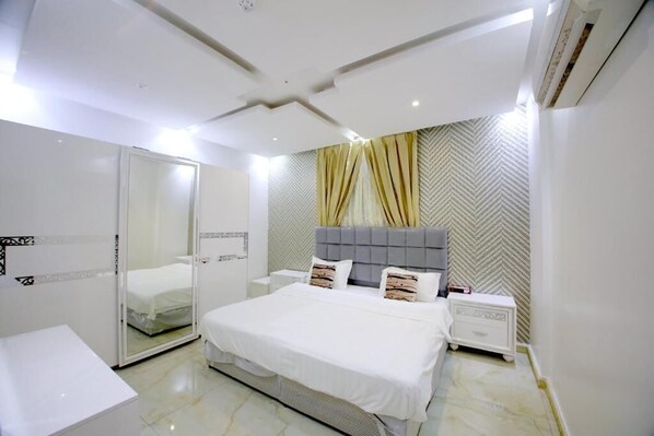 In-room safe, iron/ironing board, free WiFi