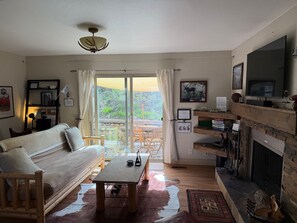 Smart TV, fireplace, stereo, printers - Old Town Park City 2BR-2BA - Ski to Back Deck - Hot Tub - Walk to PCMR & Main St (Park City)
