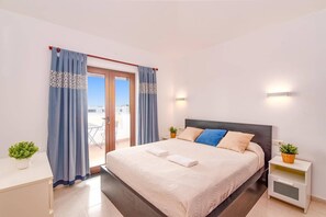 4 chambres, fer et planche à repasser, Wi-Fi gratuit, draps fournis