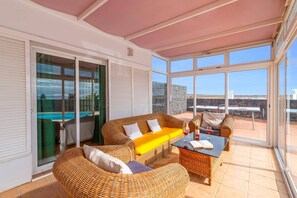 Smart TV, ping pong - Villa Papagayo Faro by Villa Plus (Playa Blanca)