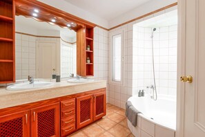 Hair dryer, towels - Villa Papagayo Faro by Villa Plus (Playa Blanca)