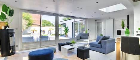 リビング エリア