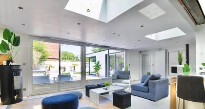 House with parking access to old Lille, pierre mauroy stadium and city center.