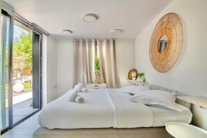 3 bedrooms, WiFi, bed sheets - House with parking access to old Lille, pierre mauroy stadium and city center. (Mons-en-Barœul)