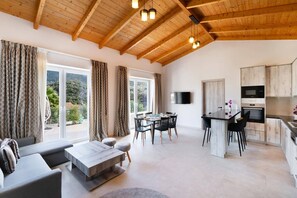 Smart TV, ping pong - Villa Mario by Villa Plus (Katochori)