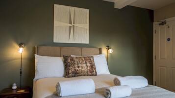 7 bedrooms, iron/ironing board, free WiFi, bed sheets