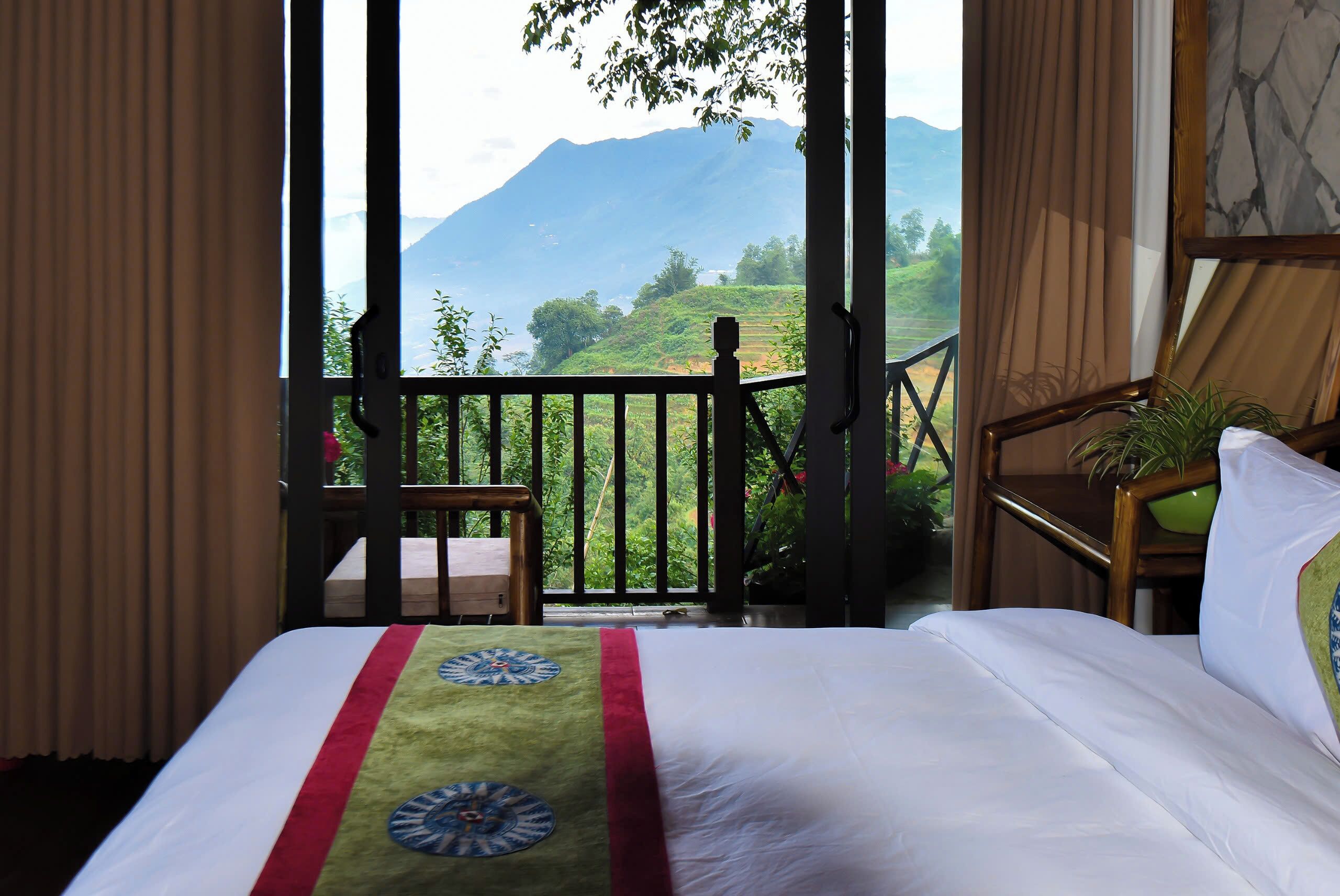 Bungalow Deluxe, 1 très grand lit, balcon, vue jardin