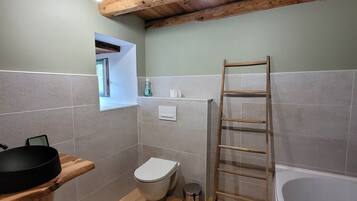 Douche, sĂšche-cheveux