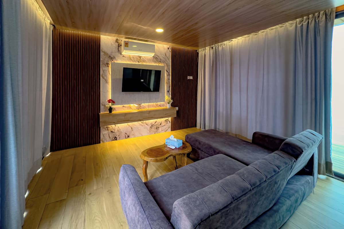 Suite, Ocean View | Free WiFi