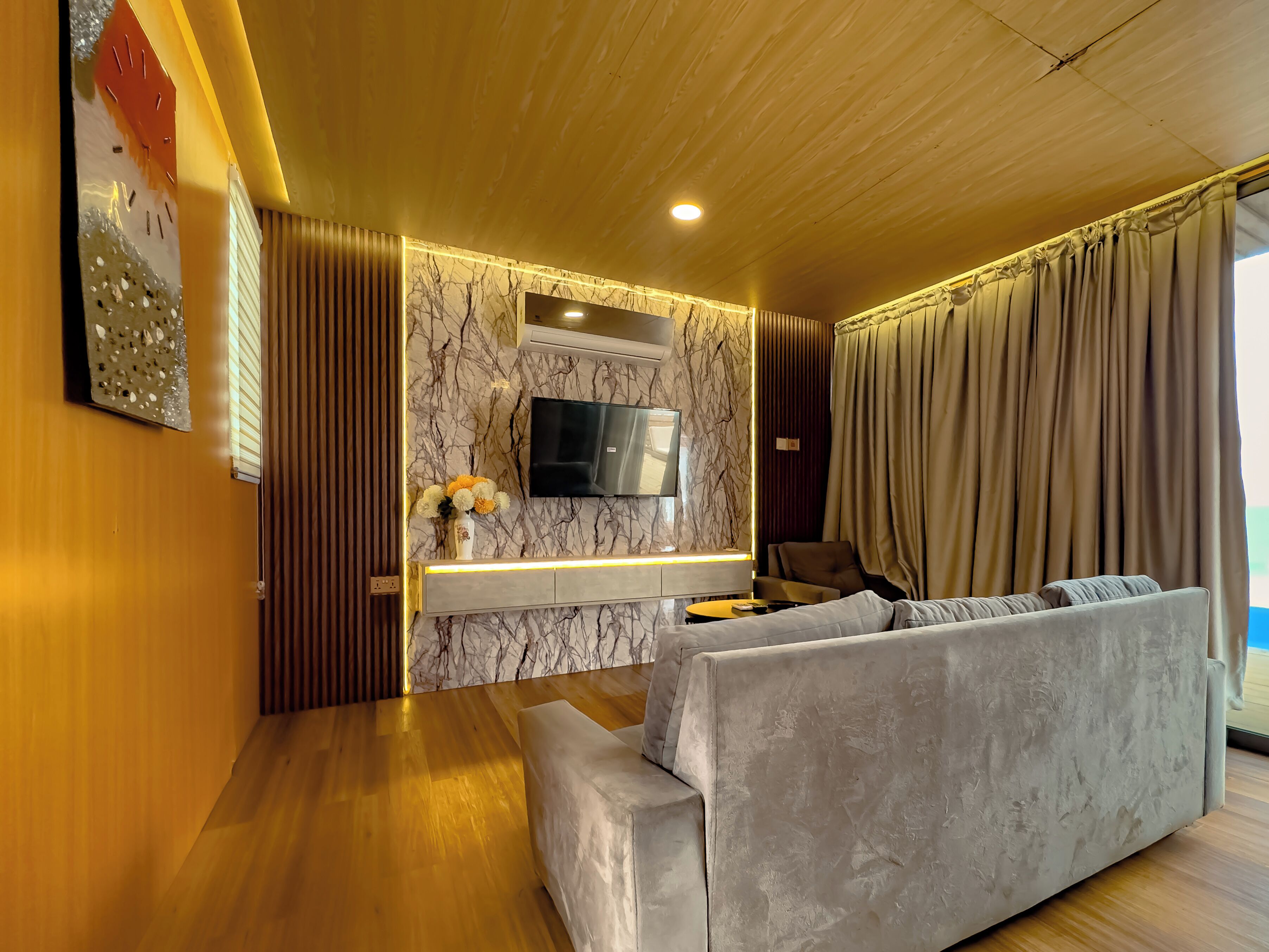 Suite, Ocean View | Living area