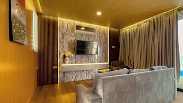 Suite, Ocean View | Living area