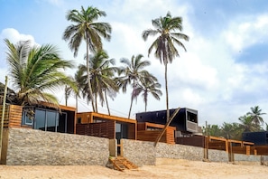 Exterior - Selah Beach Cabins (Kokrobite)