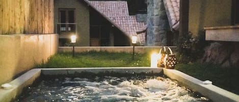 Bain à remous extérieur