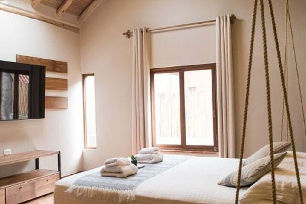 4 bedrooms, WiFi, bed sheets