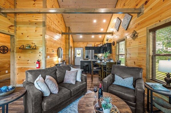 Smart TV - Brand New “Easy Cabin on Osprey way" (Pigeon Forge)