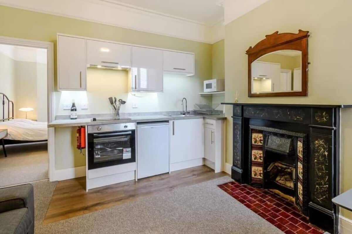 Comfort Apartment, 1 King Bed, Ground Floor | Private kitchen